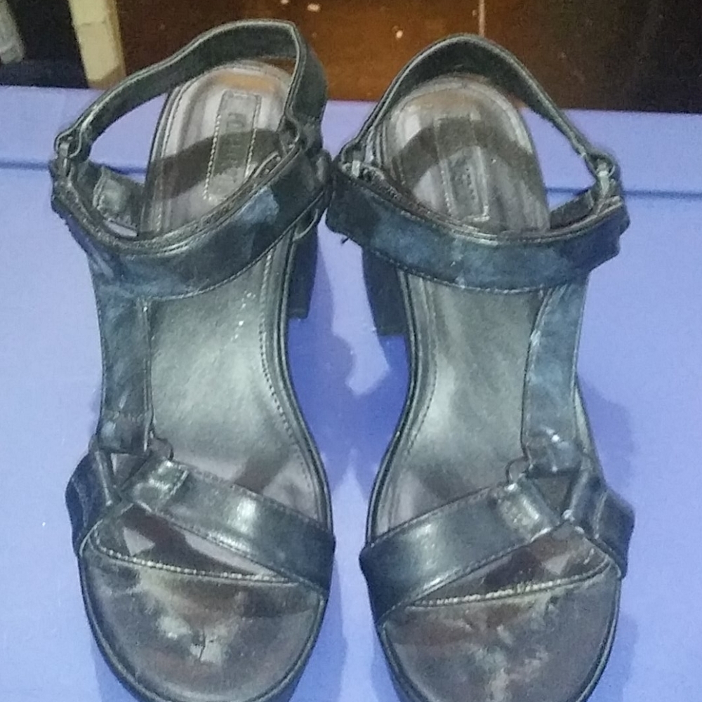 Forever 21 platform sandels